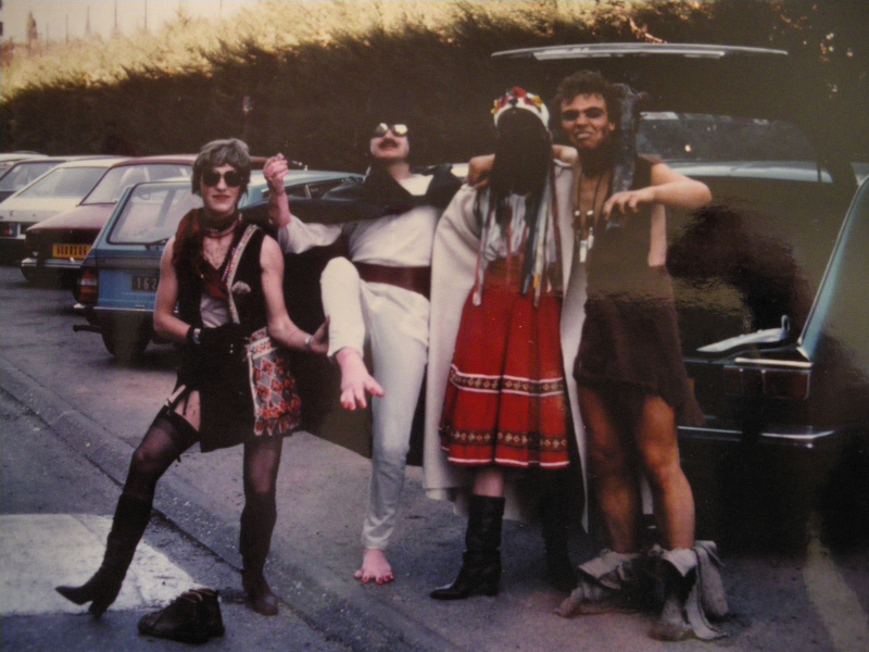 bal-masqu%c3%a9-chez-kiki_01