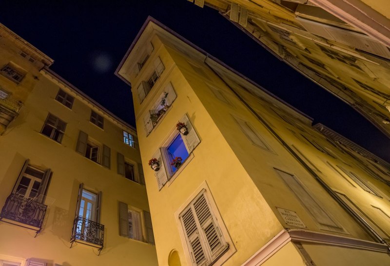 nice-de-nuit-2
