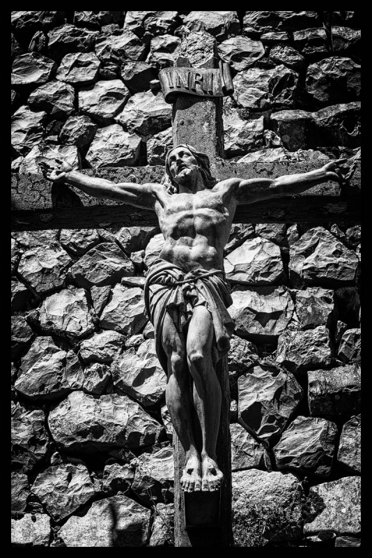 toits-et-cimeti%c3%a8re-de-laguiole-1200-2