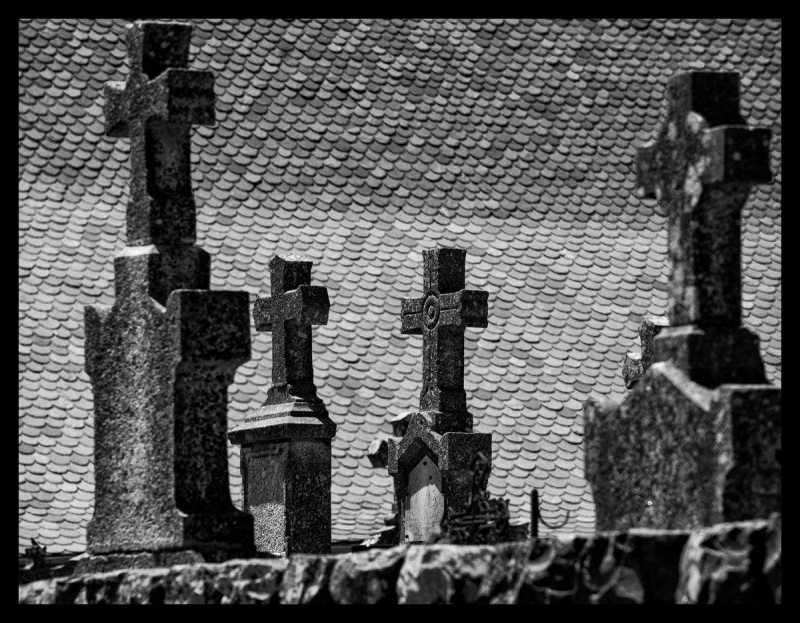 toits-et-cimeti%c3%a8re-de-laguiole-1200-6