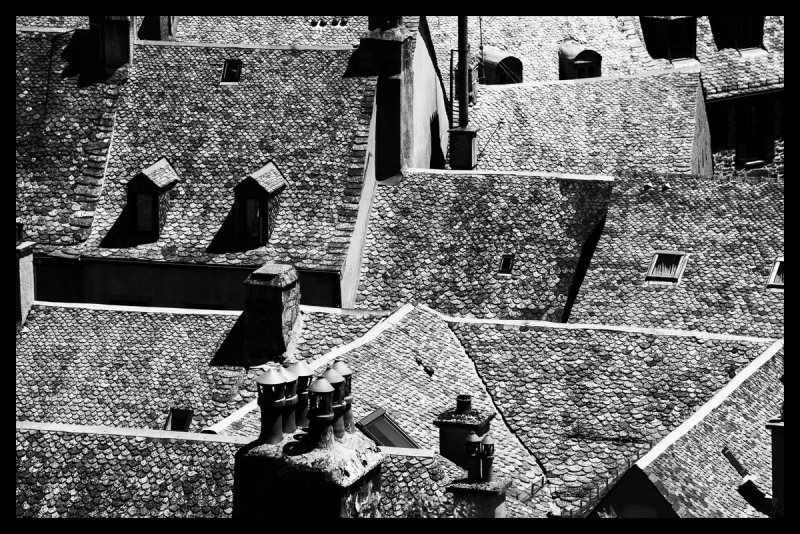 toits-et-cimeti%c3%a8re-de-laguiole-1200-7